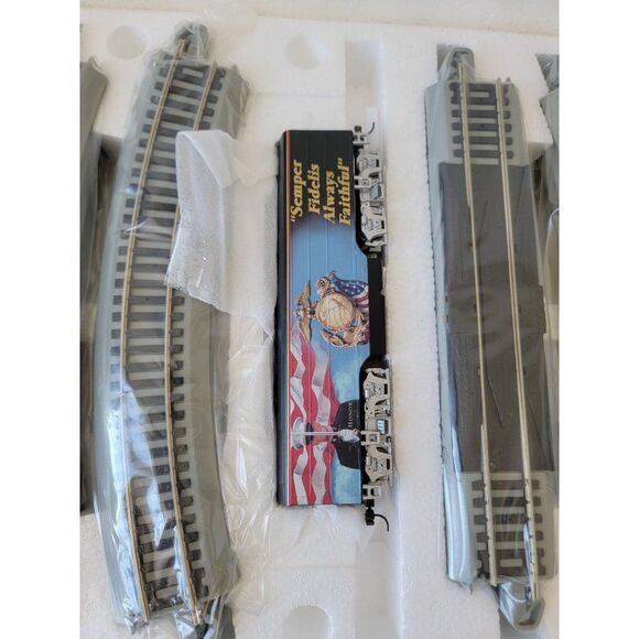 Hawthorne Semper Fidelis Engine USMC Express village train xmas - Picture 3 of 9